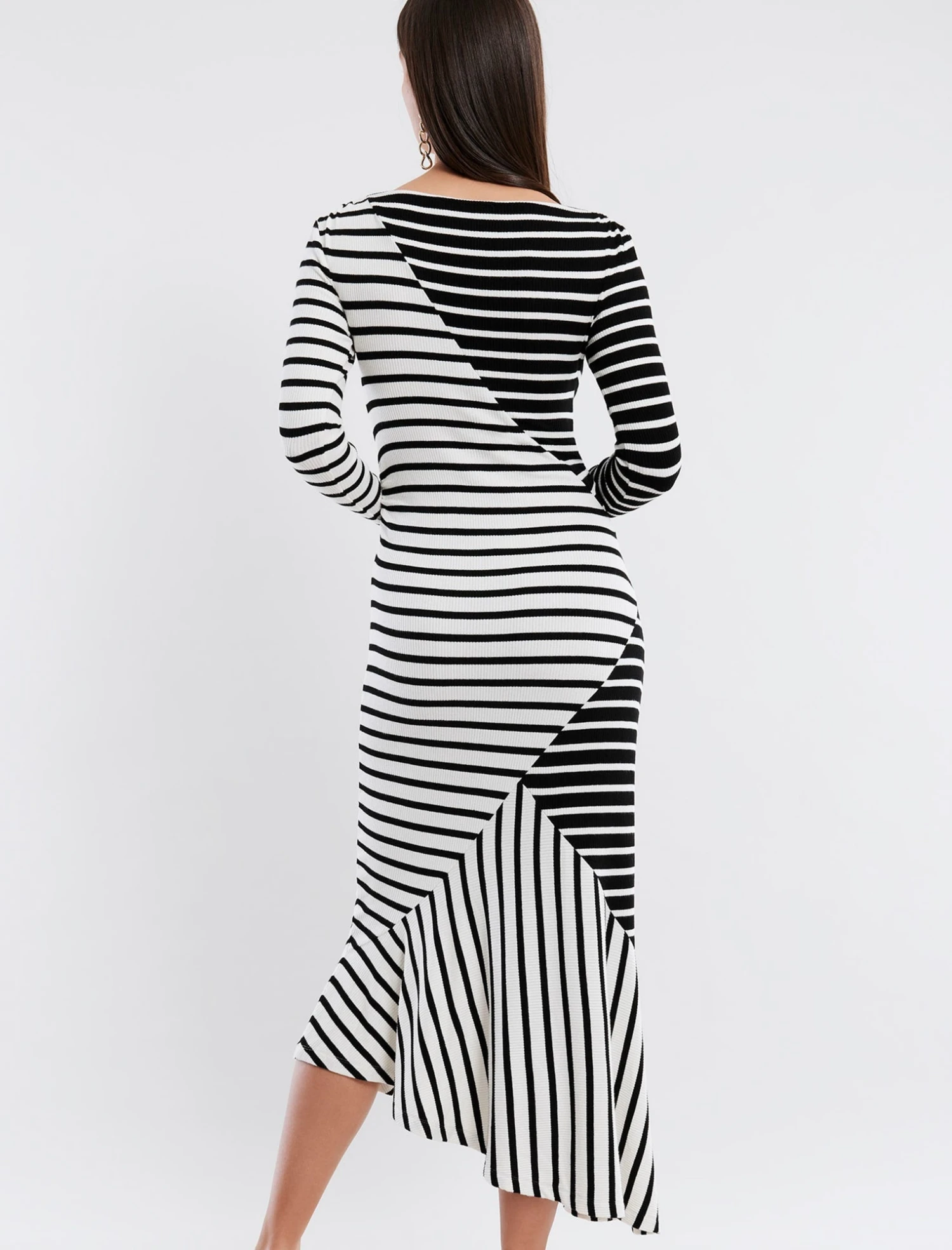 BCBGMAXAZRIA Risette Long Sleeve Dress 6 BCBGMAXAZRIA Risette Long Sleeve Dress - Image 4
